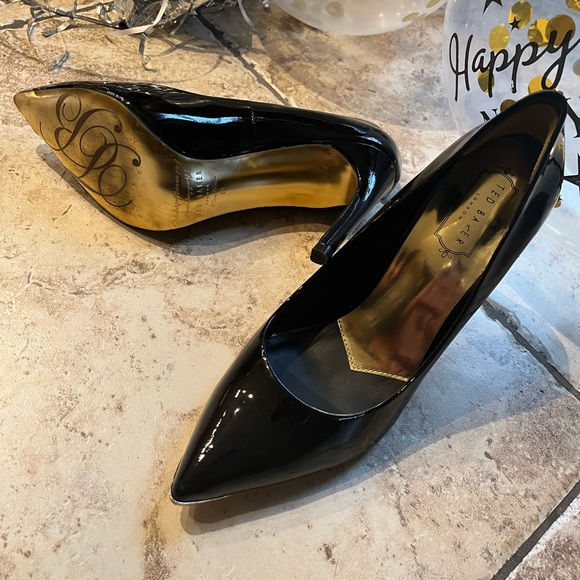 Ted Baker London Savio Pointed Toe Pumps - Picture 10 of 15
